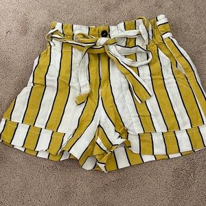 Yellow, white, black flowly summer shorts. Size XS from Crescent Air